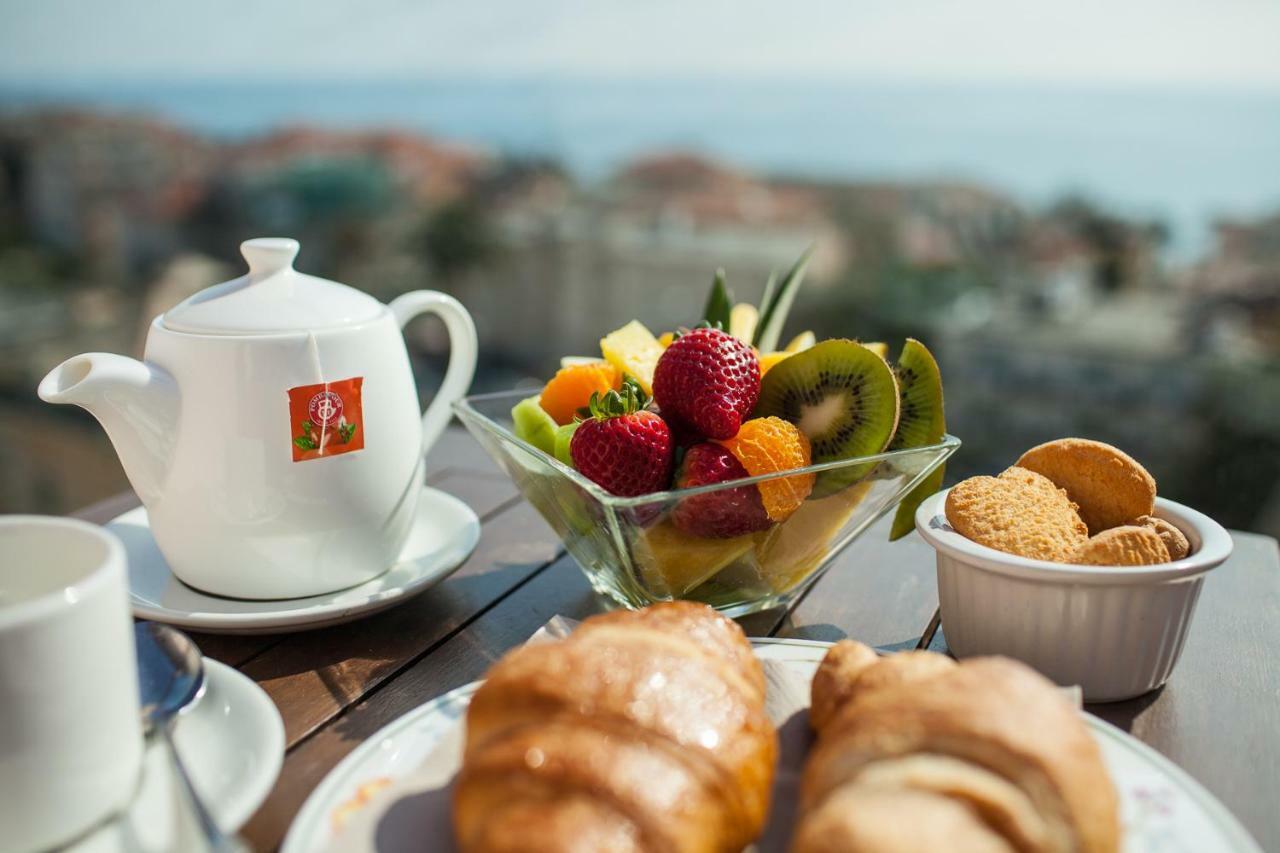 Ariston&apartments Hotel 3*