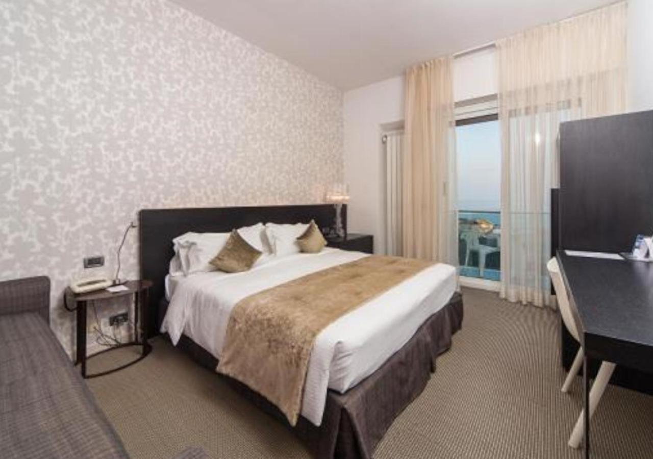 Hotel Ariston & Varraze