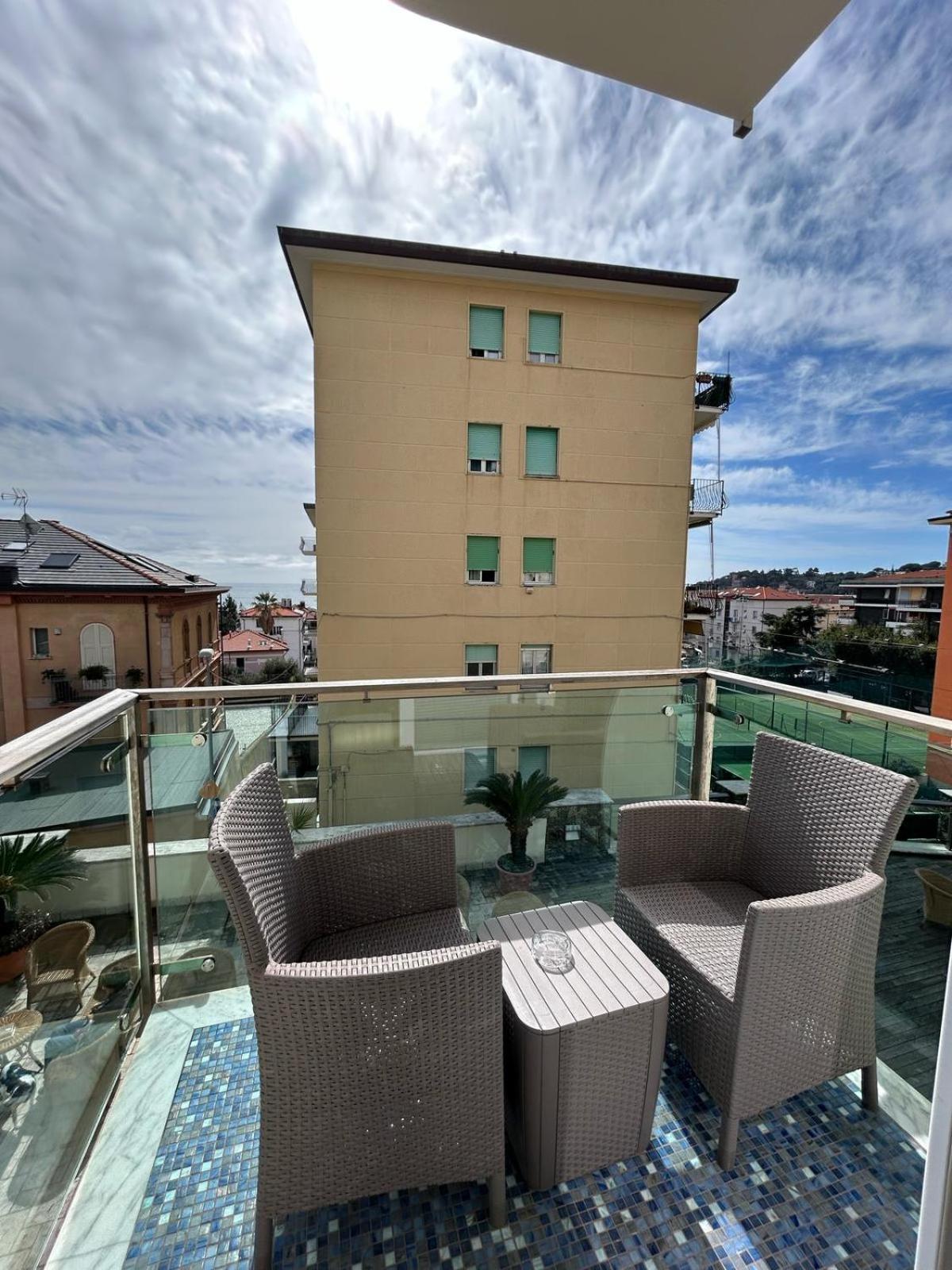 Ariston & Hotel 3*