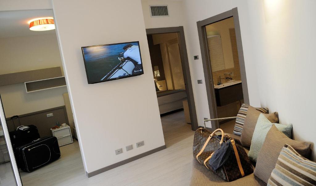 Ariston & Hotel