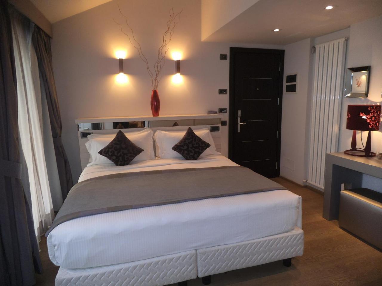 Ariston & Hotel